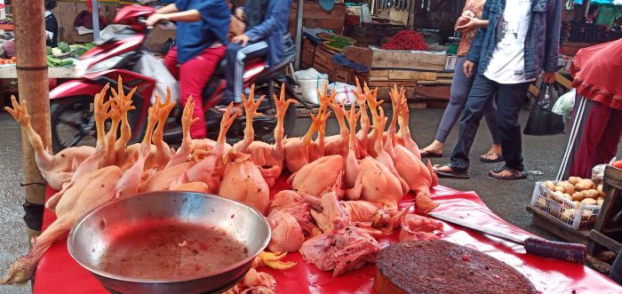 Pedagang Ayam di Seluma Merana, Omset Penjualan Turun Drastis