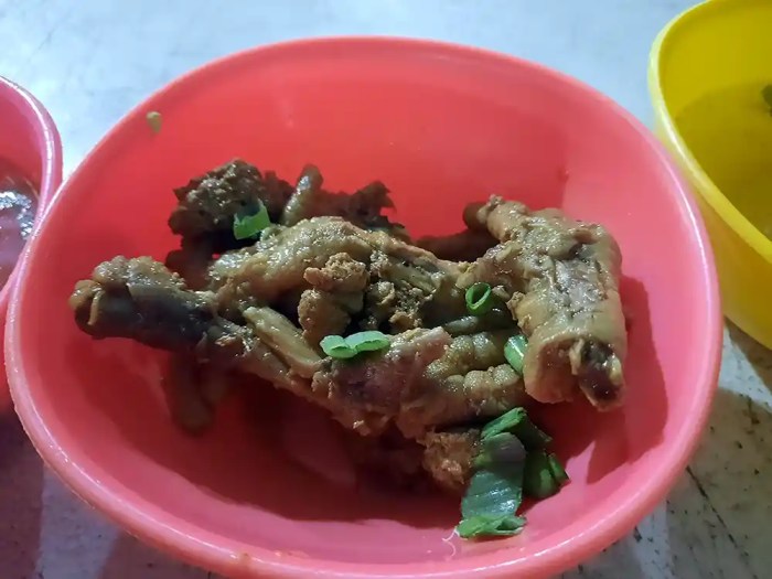 Ayam arab di Enggal, Kota Bandar Lampung