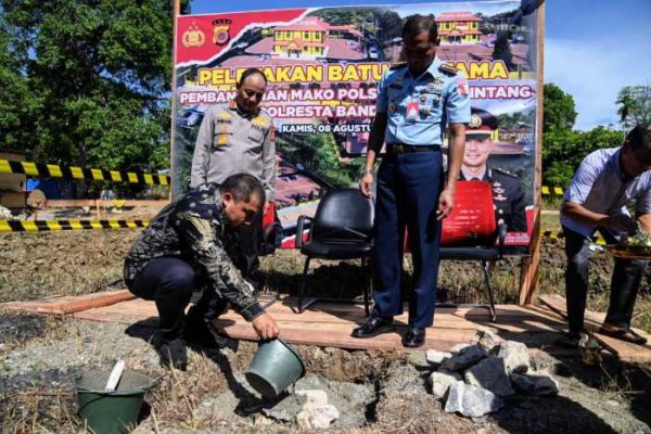 Penjabat Bupati Aceh Besar Pimpin Aksi Satu Jam Pungut Sampah Di Blang ...