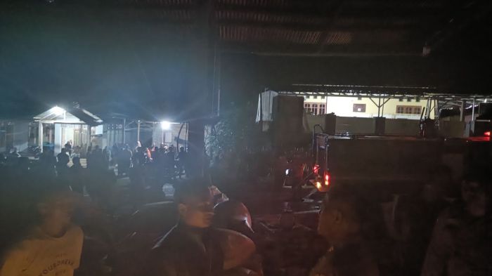 Lagi, Kebakaran di Lampung Barat: 1 Rumah di Batu Ketulis Nyaris Ludes ... Ayam arab di Batu Ketulis, Lampung Barat