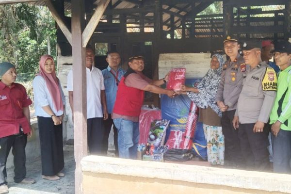 Ayam arab di Giri Mulya, Bengkulu Utara