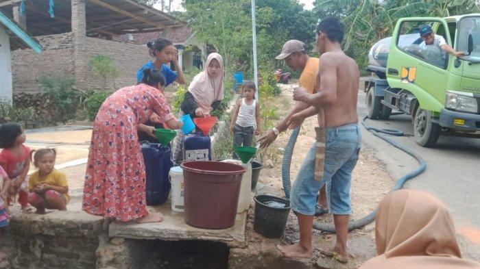 Kekeringan, Satu Desa di Way Khilau Pesawaran Dapat Bantuan Air Bersih ...