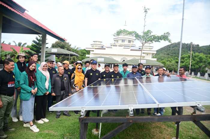 Sekda Aceh Besar dan Rektor USK Resmikan Desa Energi Berdikari di Pulo ... Sekda Aceh Besar dan Rektor USK Resmikan Desa Energi Berdikari di Pulo ...