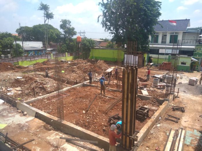 Ayam arab di Gedung Surian, Lampung Barat