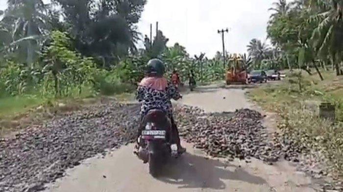 Jalan Kecamatan Palas I Keliling Lampung Selatan - YouTube