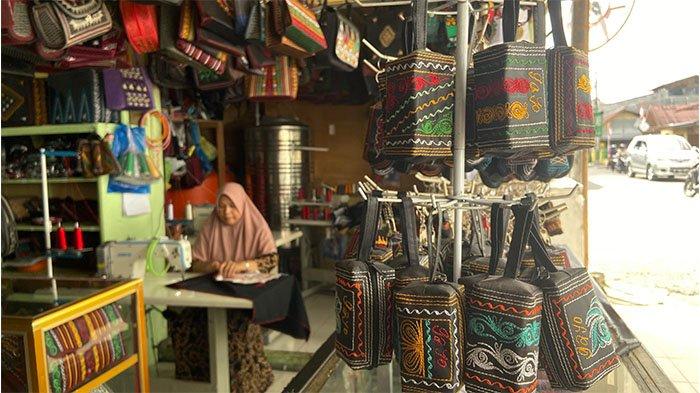 Ternak jangkrik di Bebesen, Aceh Tengah