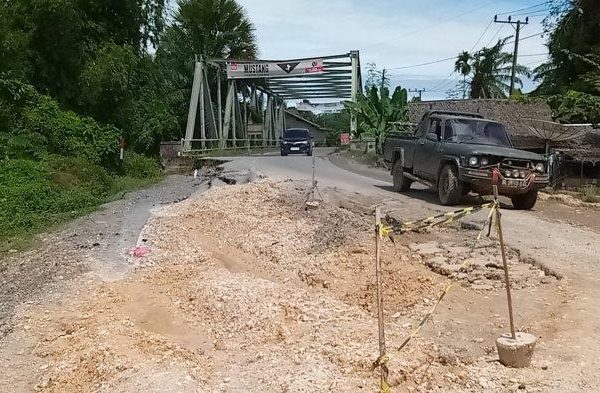 BREAKING NEWS - Mayat Laki-laki Tanpa Identitas Ditemukan Mengapung di ...