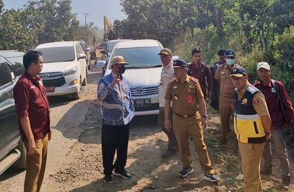 Ayam arab di Lumbok Seminung, Lampung Barat