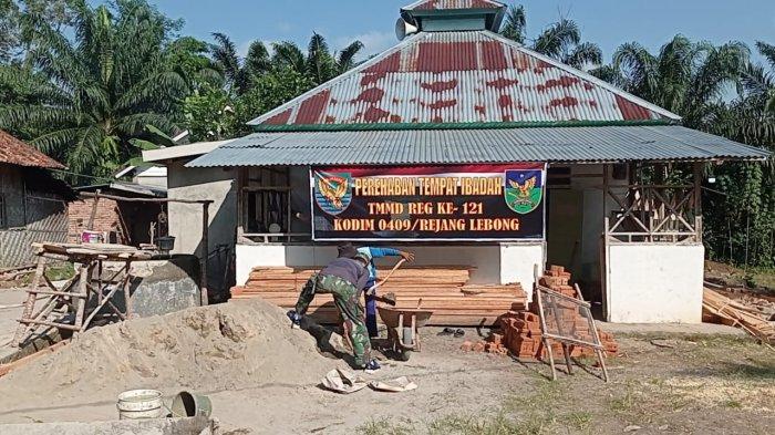 TMMD Ke-121, Kodim 0409 Rejang Lebong Rehab Rumah Ibadah di Kecamata ... TMMD Ke-121, Kodim 0409 Rejang Lebong Rehab Rumah Ibadah di Kecamata ...