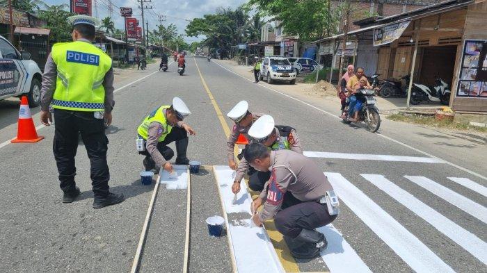 Bisnis Ternak Jangkrik dan Cara Memulainya - KARGOKU.ID Ternak jangkrik di Baktiya Barat, Aceh Utara