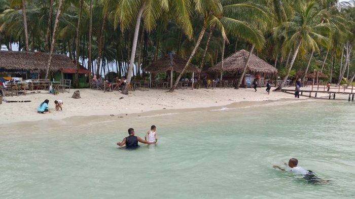 Penangkaran Penyu Pulau Banyak, Tempat Wisata di Aceh Singkil, Aceh ...