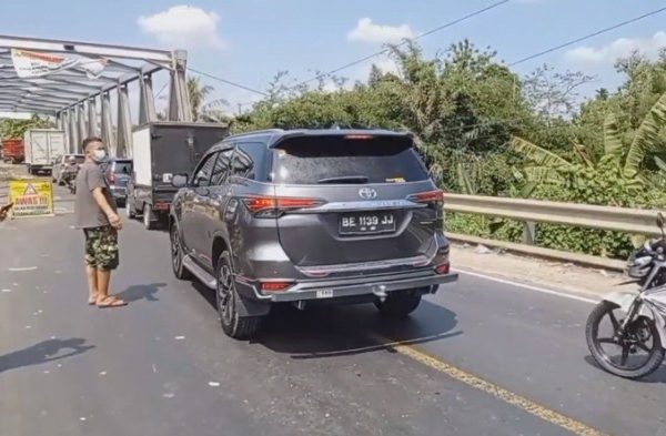 A du ayam (s Abung ayam) - YouTube