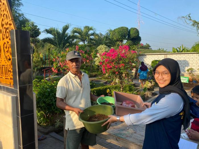 Budidaya maggot pemula di Labuhan Haji Aceh Selatan