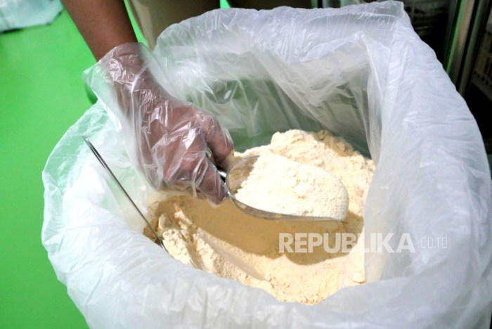 Musim Hujan, Produksi Susu Peternakan Kambing Perah di Jember Menurun ... Susu kambing di Larangan, Brebes