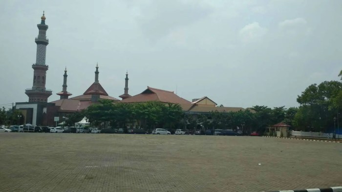 5 Fakta Stasiun Cirebon yang Bersejarah, Berdiri Sejak 1912 Ayam afkir di Kejaksan, Kota Cirebon