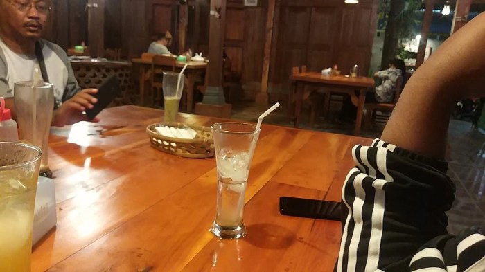 Daftar 16 tempat makan ayam goreng di Tejakula Buleleng Daun penggemuk ayam di Tejakula, Buleleng