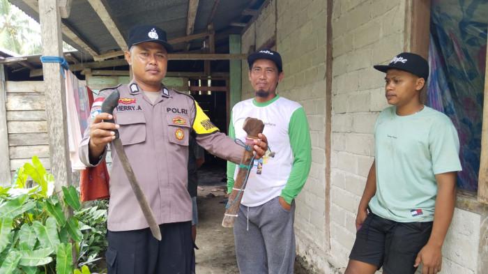 Daun penggemuk ayam di Torue, Paringi Moutong