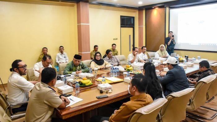 Ayam afkir di Legon Kulon, Subang