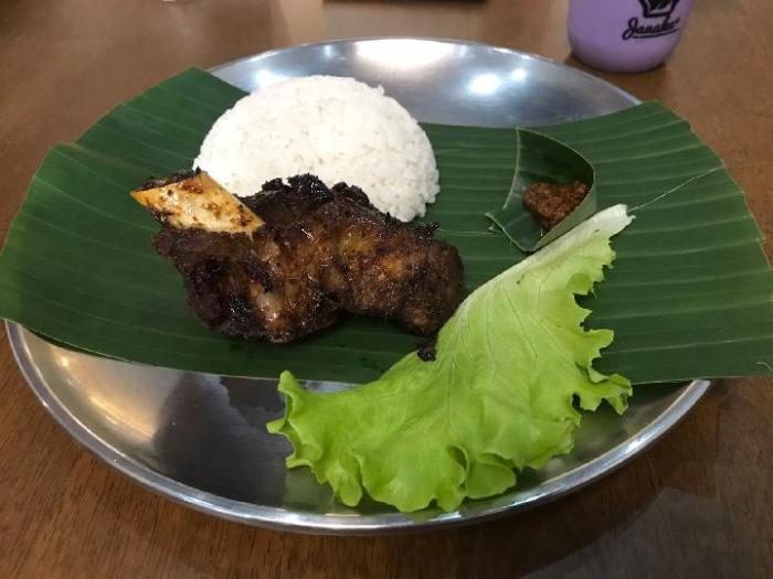 Manakah yang Lebih Tinggi Kolesterol Antara Daging Kambing atau Daging ... Daging kambing di Ngampilan, Kota Yogyakarta