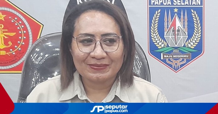 Daun penggemuk ayam di Passue Bawah, Kab. Mappi