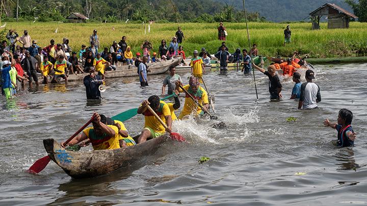Rangkaian Festival Danau Lindu di Sigi - foto Tempo.co Rangkaian Festival Danau Lindu di Sigi - foto Tempo.co