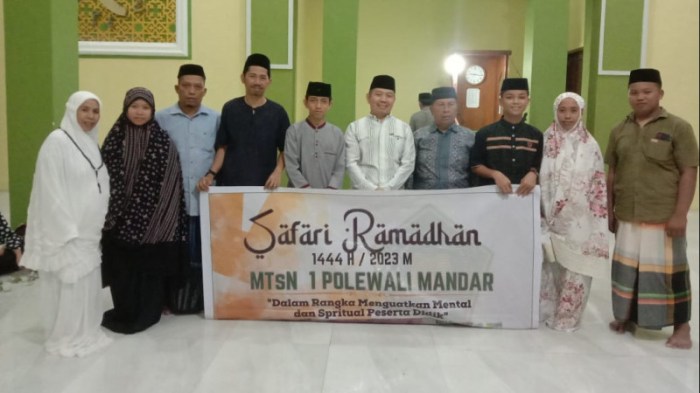 Daun penggemuk ayam di Limboro, Polewali Mandar