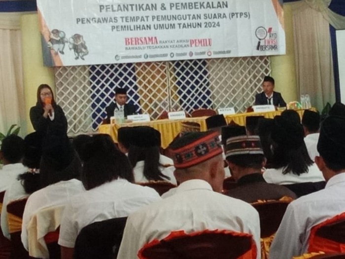 Daun penggemuk ayam di Wae Rii, Manggarai