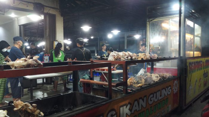 Viral Ayam Guling di Bekasi: 300 Ekor Ludes dalam 12 Jam - Info Bekasi Viral Ayam Guling di Bekasi: 300 Ekor Ludes dalam 12 Jam - Info Bekasi
