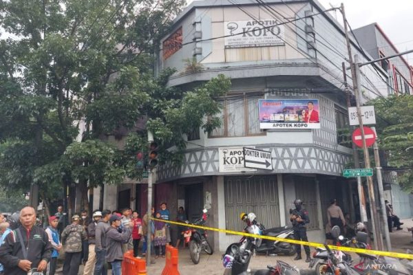 Ayam afkir di Astana Anyar, Kota Bandung