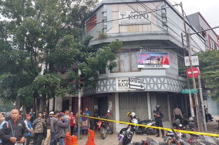 Ayam afkir di Astana Anyar, Kota Bandung