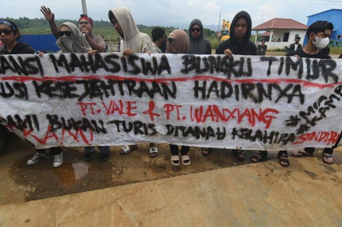 Daun penggemuk ayam di Bungku Timur, Morowali