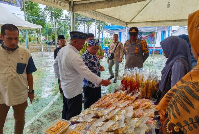 Camat Betara Apresiasi SKK Migas PetroChina International Jabung Ltd ... Ayam layer di Kuala Betara, Kabupaten Tanjung Jabung Barat