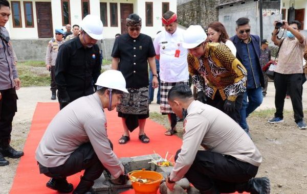 Daun penggemuk ayam di Kerambitan, Tabanan