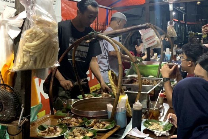 Indukan Ayam Afkir 4kg Menjanjikan, Untuk Konsumsi - YouTube Ayam afkir di Lengkong, Kota Bandung