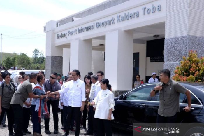 Ayam Ternak di Baktiraja, Humbang Hasundutan