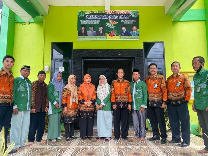 MENGOLAH PAKAN AYAM MURAH DARI DAUN PEPAYA SEHAT LAHAP - YouTube Daun penggemuk ayam di Tikke Raya, Pasangkayu