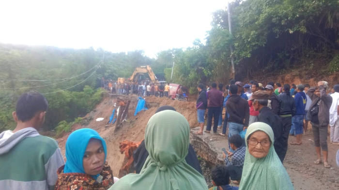 Kabar Baik, Kapolsek: Akses Jalan Solok Selatan ke Padang di Lolo ... Budidaya ayam di Pantai Cermin, Kabupaten Solok
