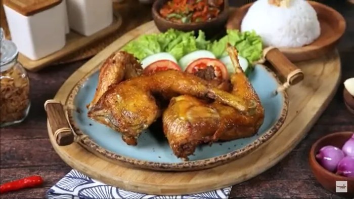 4 Rekomendasi Ayam Goreng Enak Kuningan yang Wajib Dicoba, Berikut ... Ayam afkir di Luragung, Kuningan