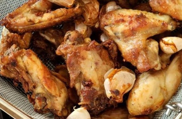 Ayam afkir di Bongas, Indramayu