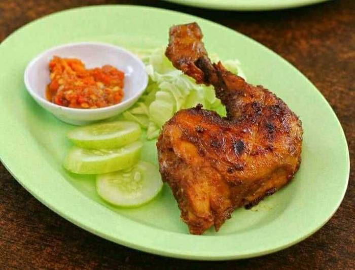 Ayam afkir di Ciseeng, Bogor