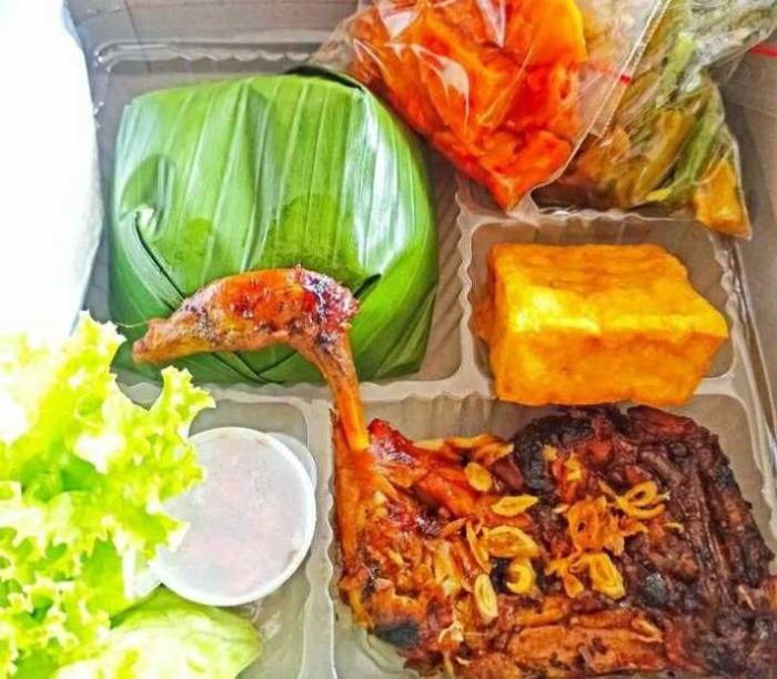 Bisnis Menguntungkan Dari Indukan Ayam Afkir - Jagad Tani - Petaninya ...