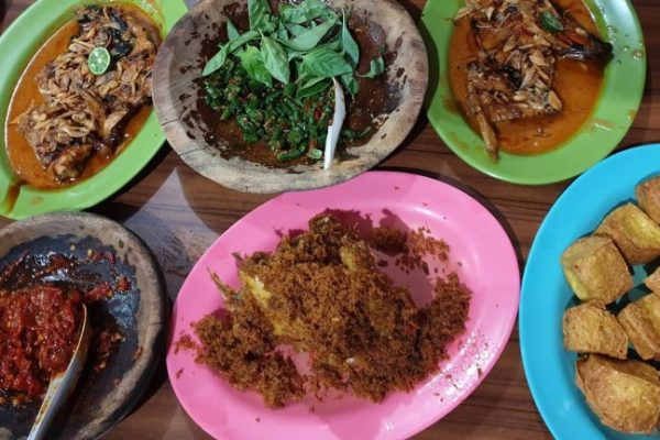 Ayam afkir di Sukahening, Tasikmalaya