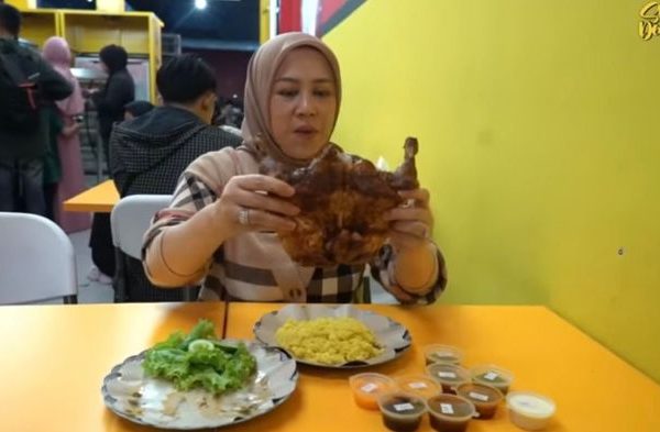 Indukan Ayam Afkir 4kg Menjanjikan, Untuk Konsumsi - YouTube