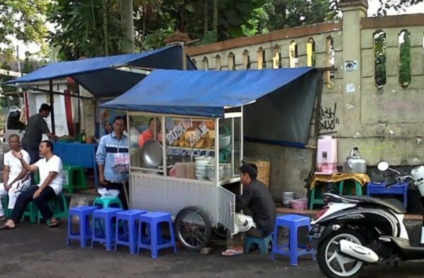 Ayam afkir di Cilodong, Kota Sukabumi