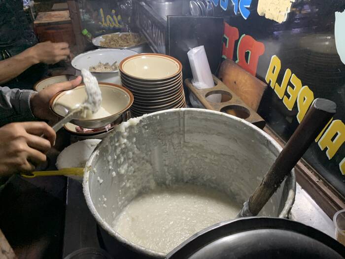 Daun penggemuk ayam di Kubu, Kubu Raya