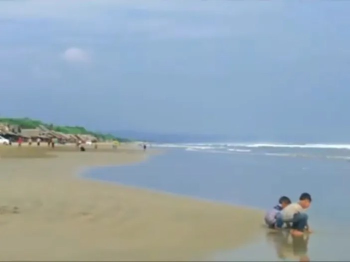 PUPR Lebak Perbaiki Jalan Rusak Di Perempatan Pasar Malingping