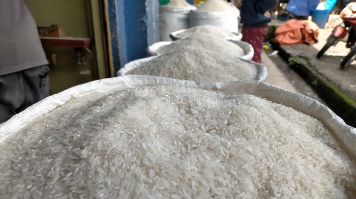 Daun penggemuk ayam di Ruteng, Manggarai