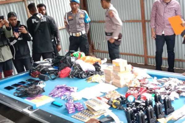 Ternak ayam petelur di Kuyawage, Kab. Lanny Jaya