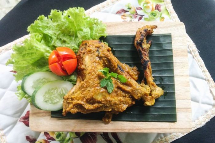 16 Resto Indomie Goreng Ayam Geprek Terfavorit di Cirebon - MenuKuliner.net Ayam afkir di Cimanggung, Sumedang