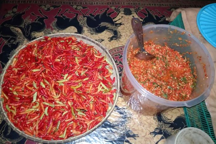 Daun penggemuk ayam di Mollo Utara, Timor Tengah Selatan